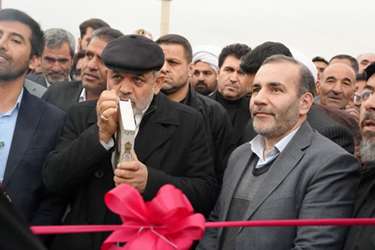با حضور وزیر کشور در شهرک صنعتی صحنه کارخانه رب گوجه هزار دشت افتتاح و از ایران خودرو کرمانشاه بازدید شد