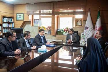 تجلیل از فعالان حوزه صنایع کوچک در کرمانشاه؛
 تأکید بر توسعه صنایع کوچک و حرکت به سمت شهرک‌های صنعتی هوشمند 
